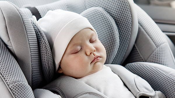 Tipps für die erste Fahrt mit Neugeborenem