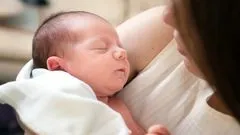 efter-forlossningen-hur-kan-en-barnforsakring-skydda-mitt-barn
