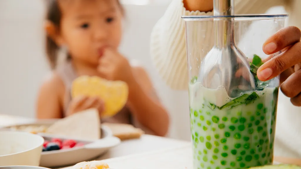 Харчування немовлят під час прорізування зубів: що вам потрібно знати