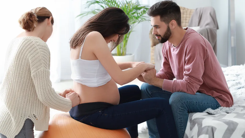 Partner und Doula bei der Geburt – ein starkes Team für Sicherheit und Unterstützung