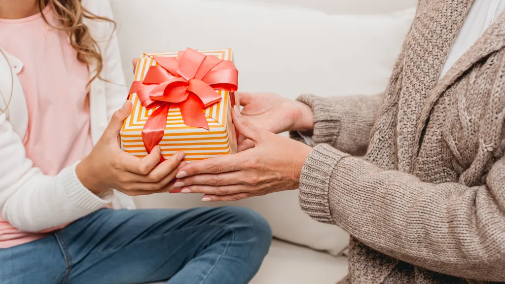 Push-gifts et petits gestes qui comptent après la naissance