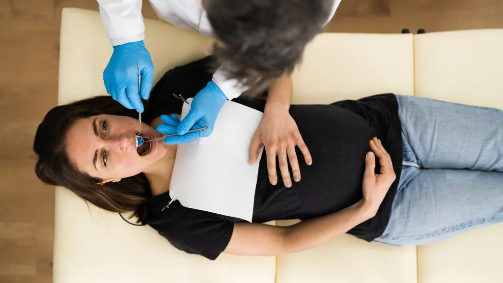 Schwangerschaftsbeschwerden, die deine Zahngesundheit beeinflussen