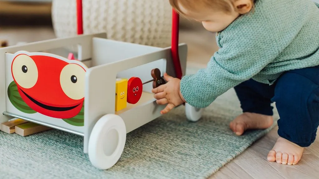 Spielzeug und Spiele für dein Baby im Alter von 4-6 Monaten