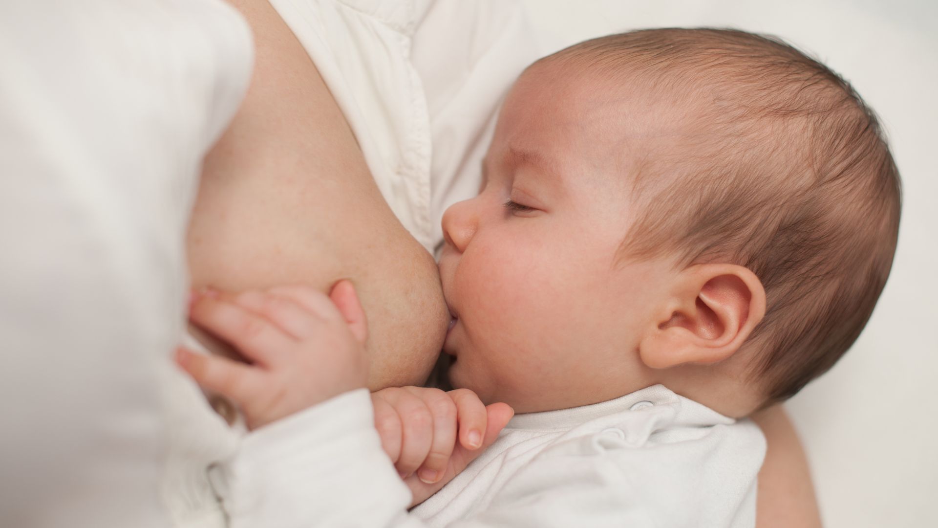 Breastfeeding & bottle feeding